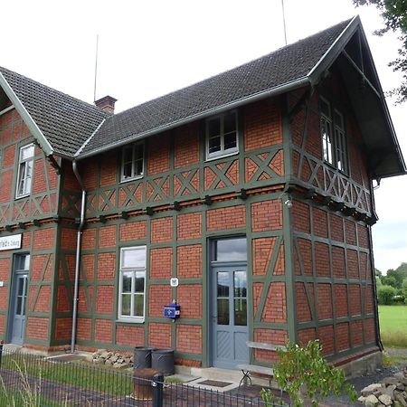 Ferienwohnung Bahnhof 1892 Meeder Esterno foto