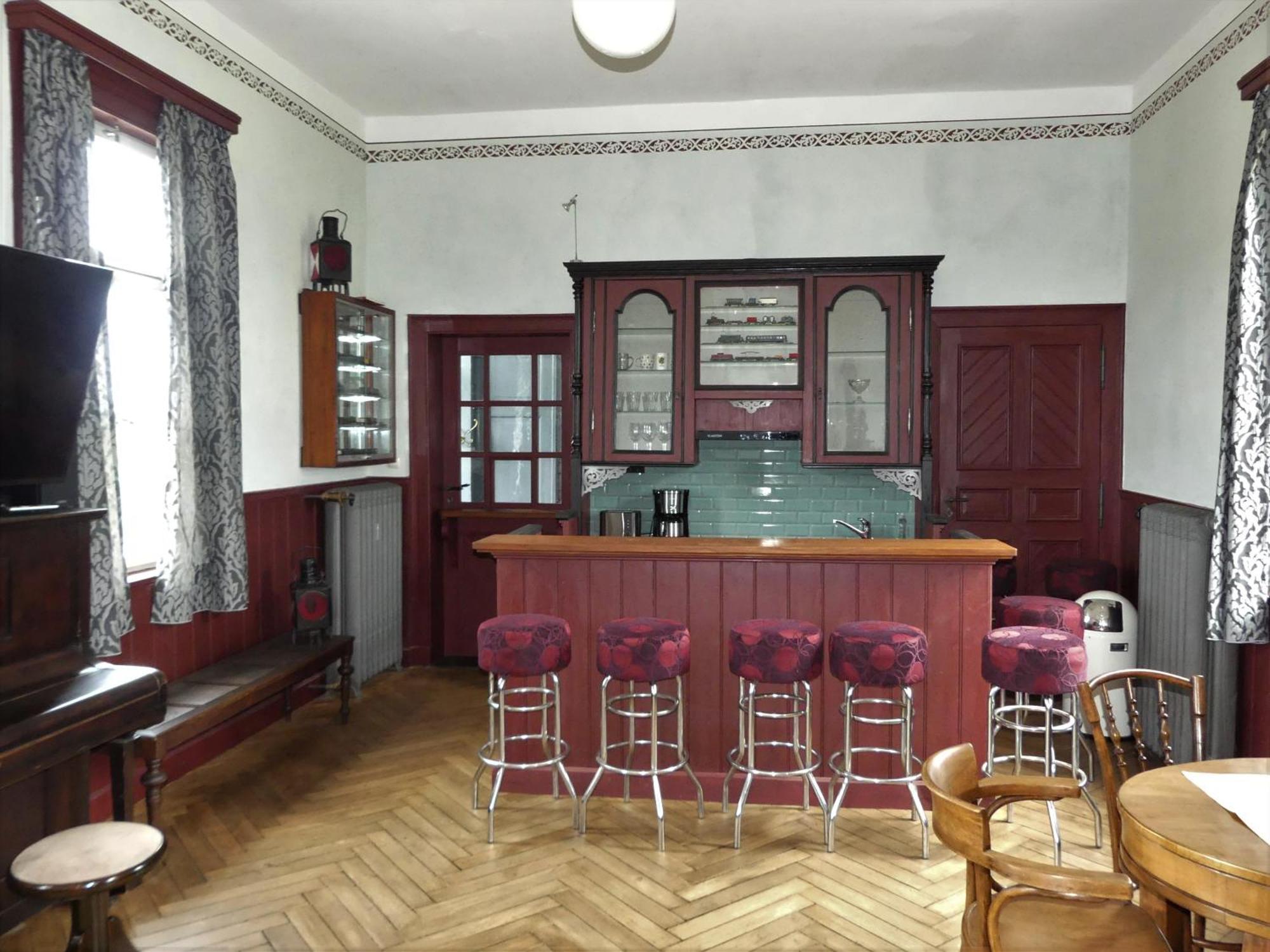 Ferienwohnung Bahnhof 1892 Meeder Esterno foto